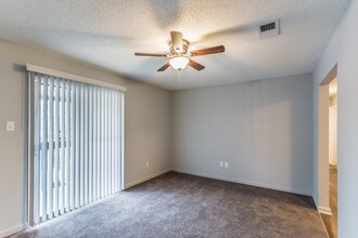 Clearbrook Village - Newly Renovated in Memphis, TN - Foto de edificio - Interior Photo