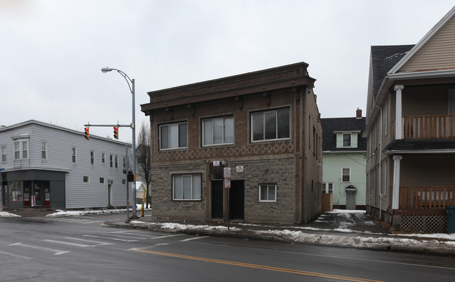 833 Portland Ave in Rochester, NY - Building Photo - Building Photo