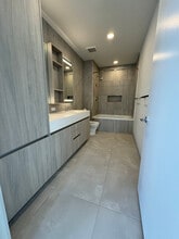 23 NW 27th St, Unit S2 in Miami, FL - Building Photo - Building Photo