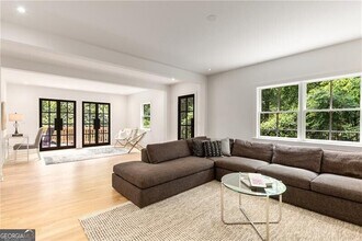 1327 Harvard Rd NE in Atlanta, GA - Building Photo - Building Photo