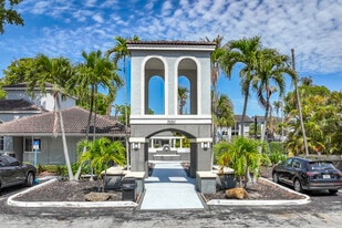 Villa Bellini in Hialeah, FL - Building Photo
