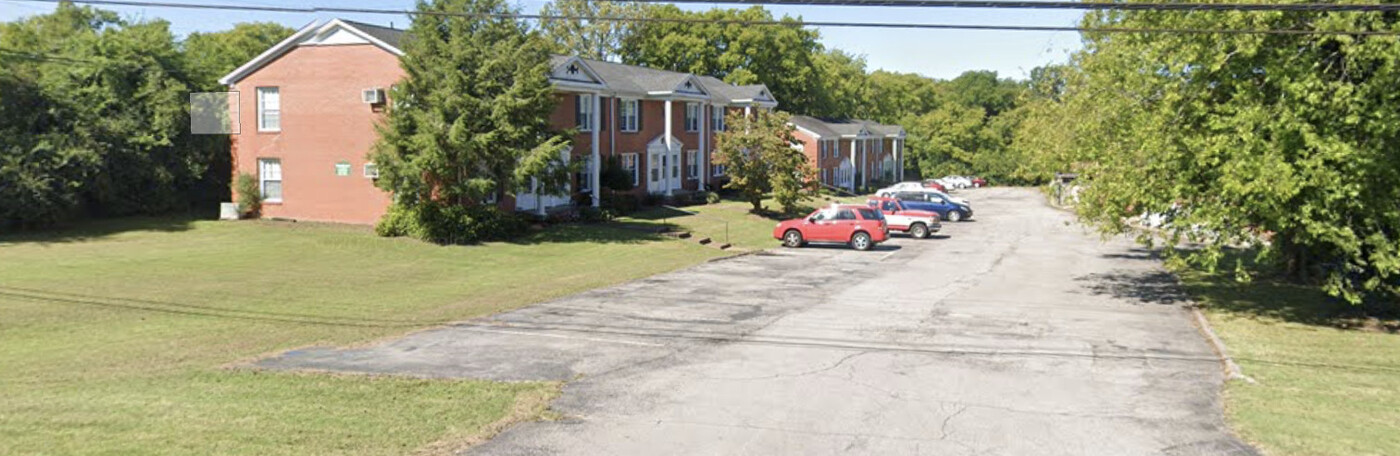 South Water Apartments in Gallatin, TN - Building Photo