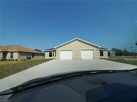 3935 Chiquita Blvd S in Cape Coral, FL - Building Photo