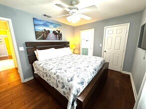 124 Tuna St in Galveston, TX - Building Photo - Building Photo