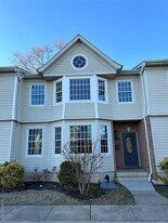 7803 Shore Rd in Port Washington, NY - Building Photo