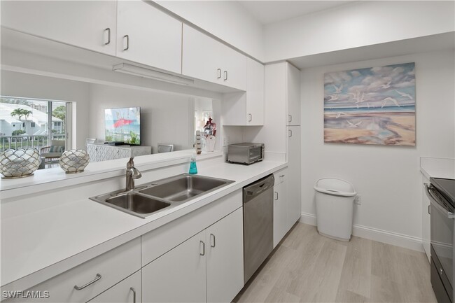 property at 784 Willowbrook Dr