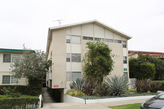 145 N Hamilton Dr in Beverly Hills, CA - Foto de edificio - Primary Photo