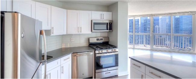 538 N State St in Chicago, IL - Building Photo - Building Photo