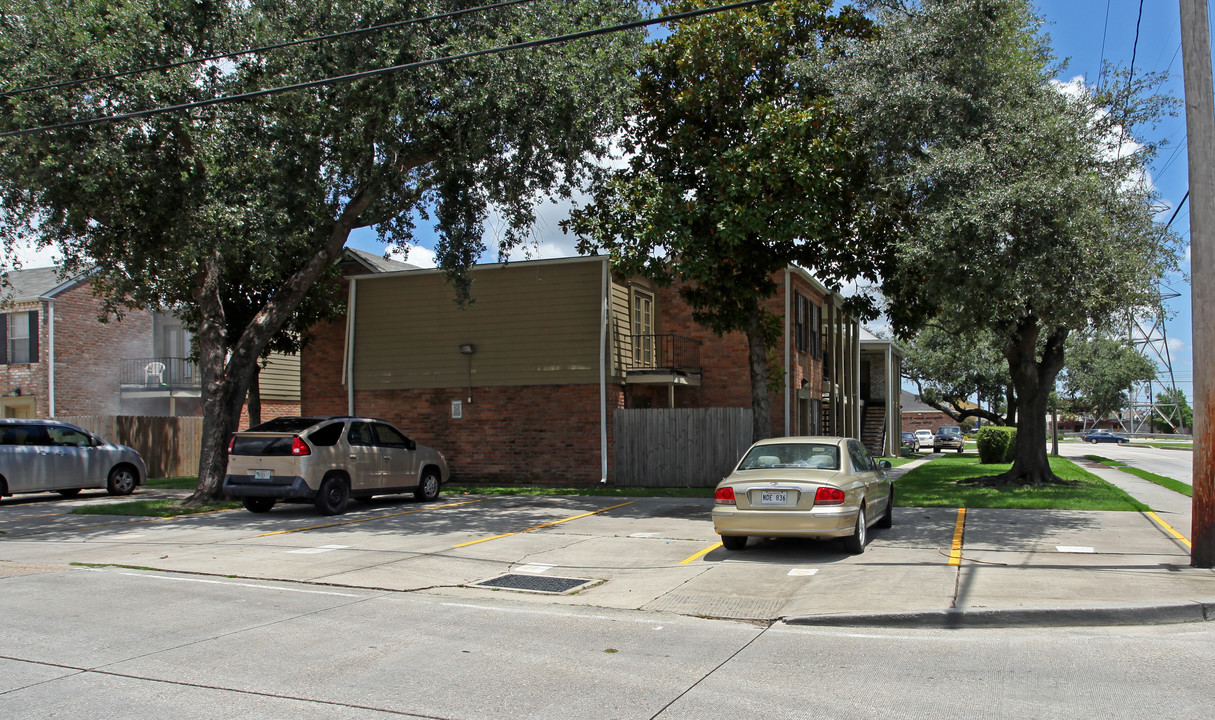 Lafayette Square in Gretna, LA - Building Photo