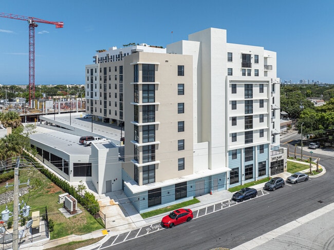 City Place Apartments in Dania Beach, FL - Building Photo - Building Photo