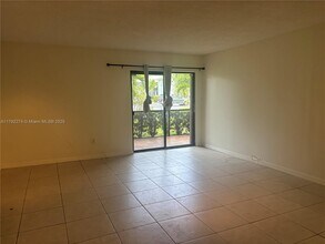 771 NE 199th St in Miami, FL - Building Photo - Building Photo