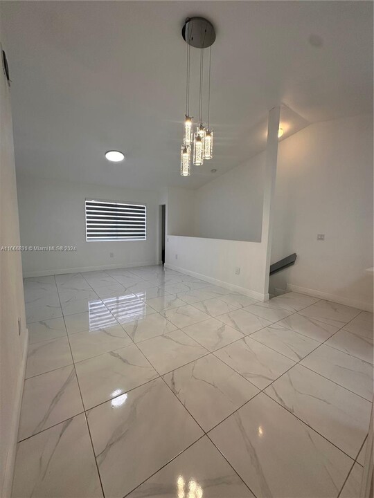 7999 SW 152nd Ave in Miami, FL - Building Photo