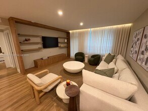 10185 Collins Ave, Unit 1220 in Bal Harbour, FL - Building Photo - Building Photo