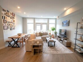 44 Medford St in Somerville, MA - Foto de edificio - Building Photo