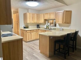 2964 Emerald Bluffs in Traverse City, MI - Building Photo