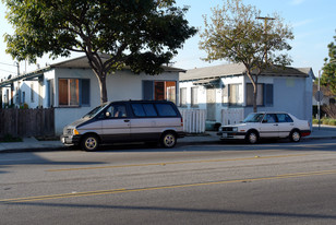 118 W Arbor Vitae St Apartments