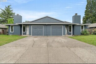 2234 NE Barberry Ct in Hillsboro, OR - Building Photo