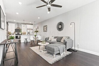 1513 Oak St in Columbus, OH - Foto de edificio - Building Photo