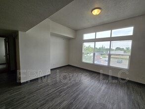 60 Miller Ave SW in Cedar Rapids, IA - Building Photo - Building Photo