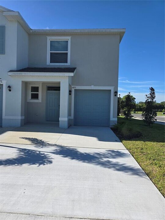 4073 Gold Dust Ln in Sarasota, FL - Building Photo