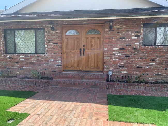 10835 Petit Ave in Los Angeles, CA - Building Photo - Building Photo
