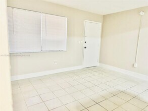 2960 W Flagler St in Miami, FL - Building Photo - Building Photo