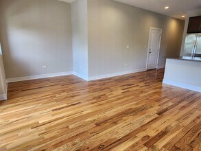857 E 63rd Pl in Chicago, IL - Building Photo - Building Photo