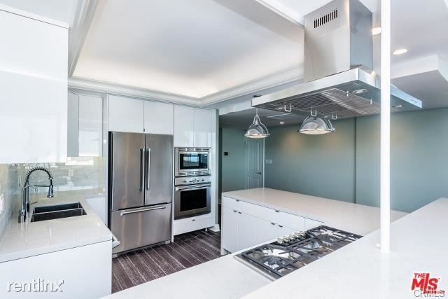 17350 Sunset Blvd-Unit -Apt 605 in Los Angeles, CA - Building Photo