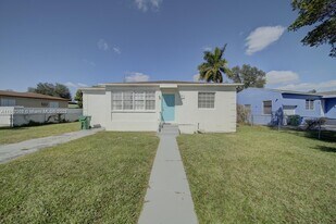 1471 NW 93rd St in Miami, FL - Building Photo