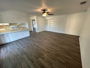 3437 W Tulare Ave in Visalia, CA - Building Photo - Building Photo