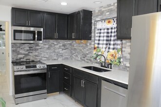 24301 E Colonial Dr in Christmas, FL - Building Photo - Building Photo