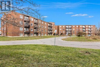 2041 Arrowsmith Dr in Ottawa, ON - Building Photo - Building Photo