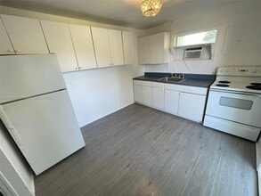 119 NW 13th Ave in Dania Beach, FL - Building Photo - Building Photo