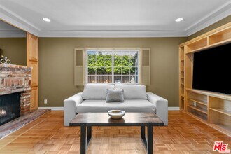4814 Lemona Ave in Los Angeles, CA - Foto de edificio - Building Photo