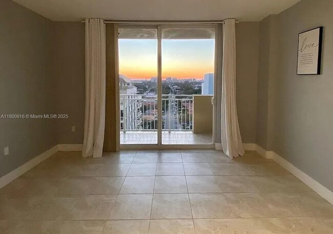 2425 SW 27th Ave in Coral Gables, FL - Building Photo - Building Photo