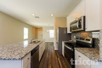 14388 Gunsight Pass in San Antonio, TX - Building Photo - Building Photo