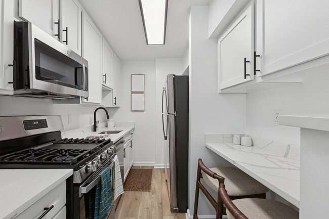 ReNew Howard Crossing in Ellicott City, MD - Foto de edificio - Building Photo