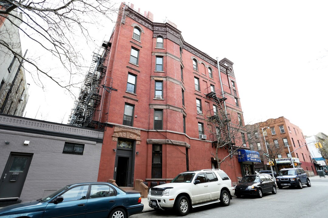 534 Henry St in Brooklyn, NY - Building Photo