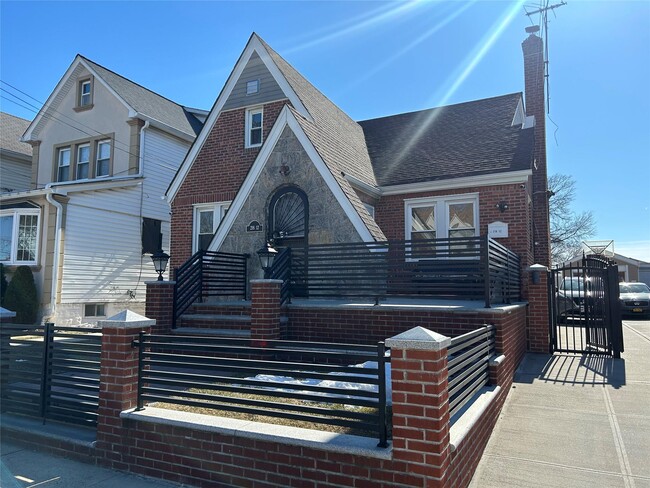 218-12 118th Ave-Unit -2 in Queens, NY - Building Photo - Building Photo