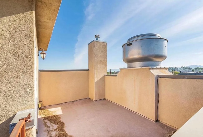 11630 Hamlin St in Los Angeles, CA - Foto de edificio - Building Photo