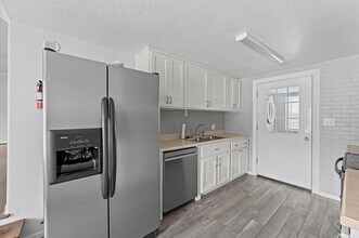 2024 Jean St in Houston, TX - Foto de edificio - Building Photo