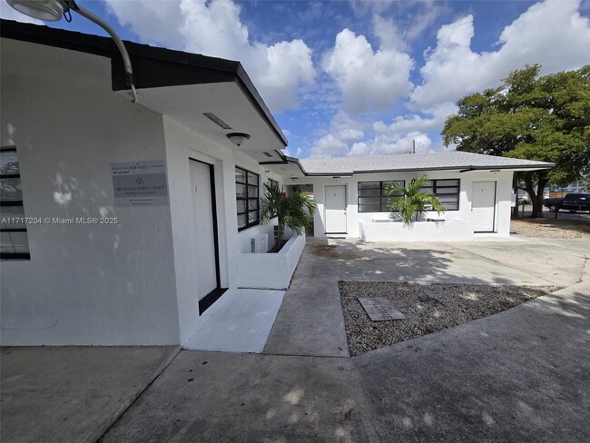 7090 NW 17th Ave in Miami, FL - Building Photo - Building Photo