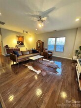 280 W Bland St in Charlotte, NC - Foto de edificio - Building Photo