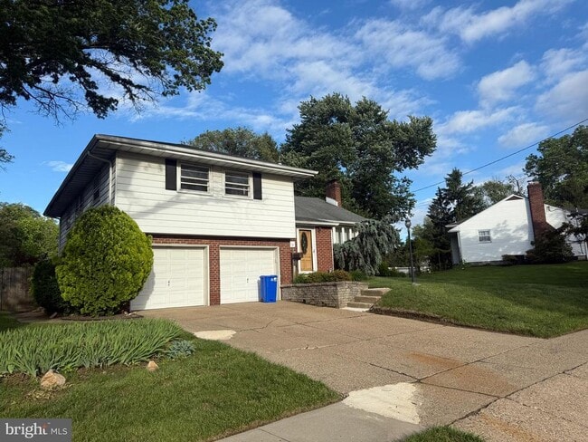 property at 118 Spring House Rd