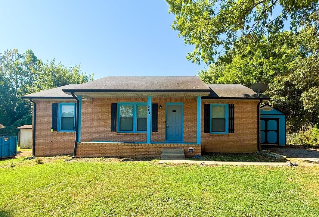 208 Bob White Dr in Clarksville, TN - Building Photo