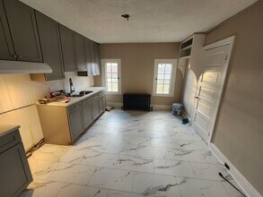 651 Lincoln Way W in Chambersburg, PA - Building Photo - Building Photo