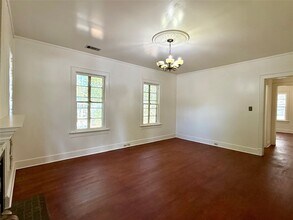 101 S Brewer St in Navasota, TX - Building Photo - Building Photo