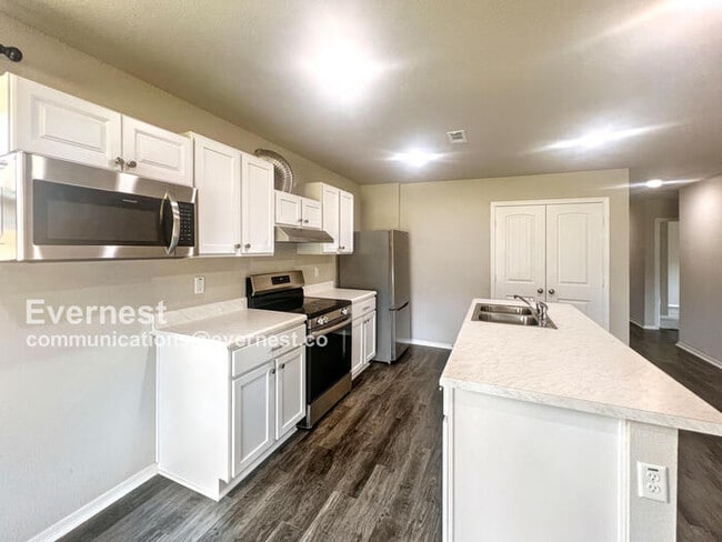 10420 Debbie Dr in North Little Rock, AR - Building Photo - Building Photo