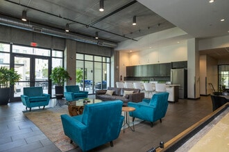 The Pearl in Tampa, FL - Building Photo - Interior Photo