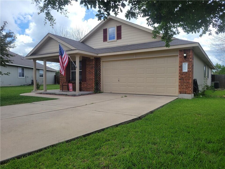 1006 Potter Cove in Hutto, TX - Building Photo